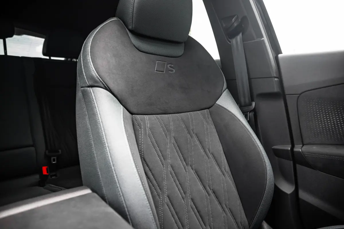 S edition | Adaptive cruise control | Audi sound system | Cruise control
