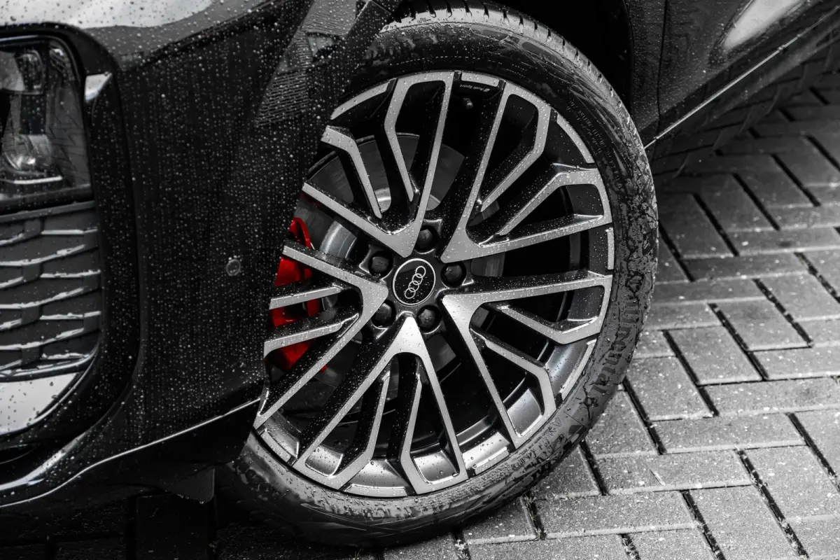 S edition | Adaptive cruise control | Audi sound system | Cruise control