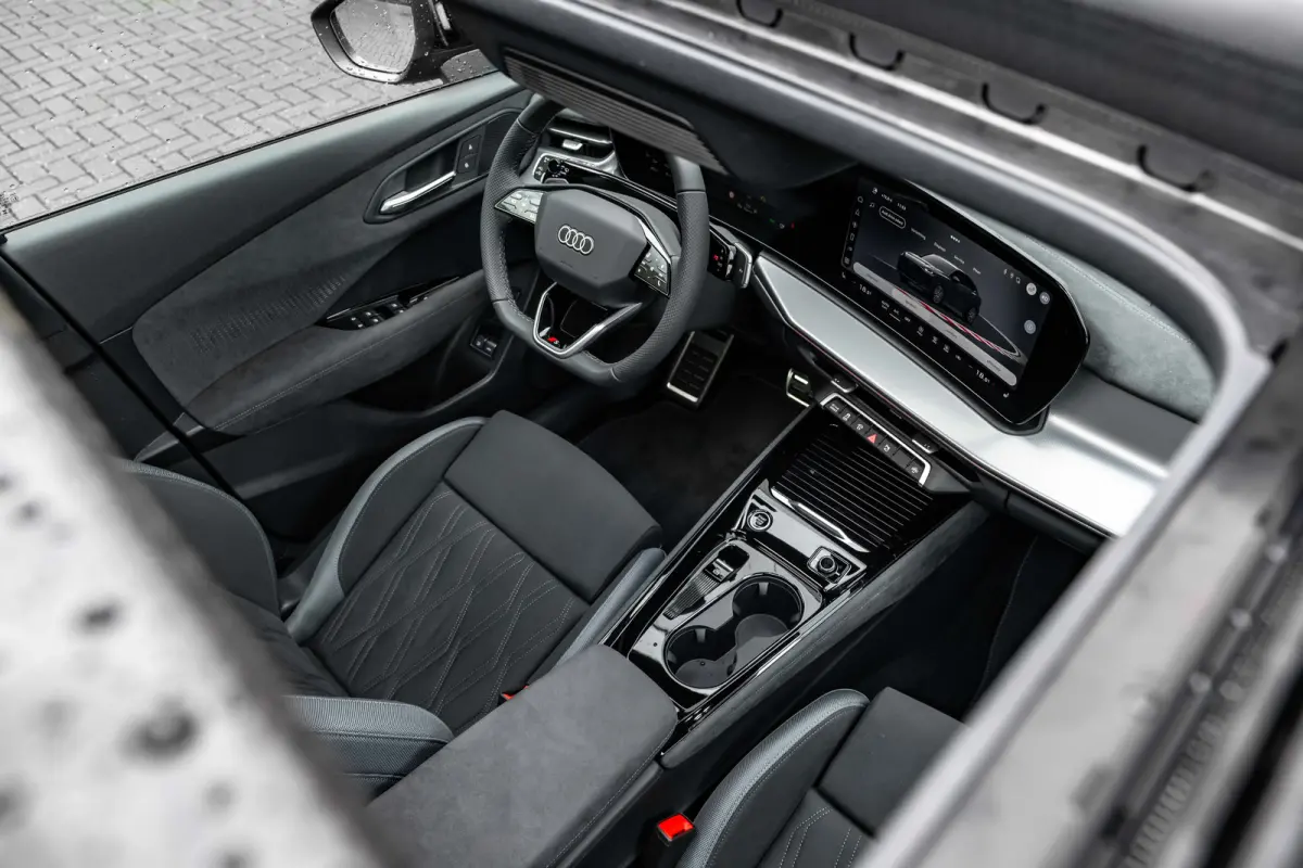 S edition | Adaptive cruise control | Audi sound system | Cruise control