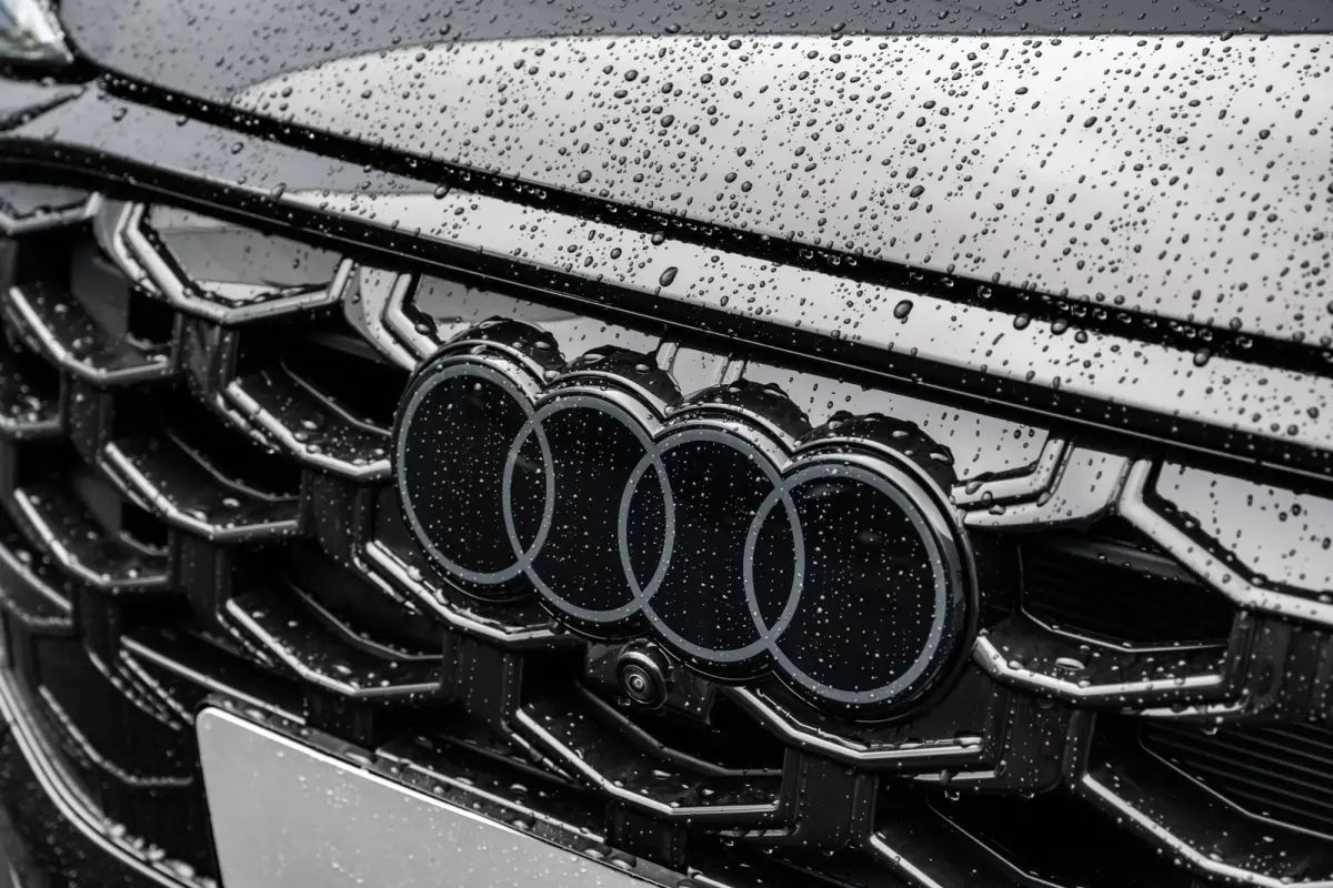 S edition | Adaptive cruise control | Audi sound system | Cruise control