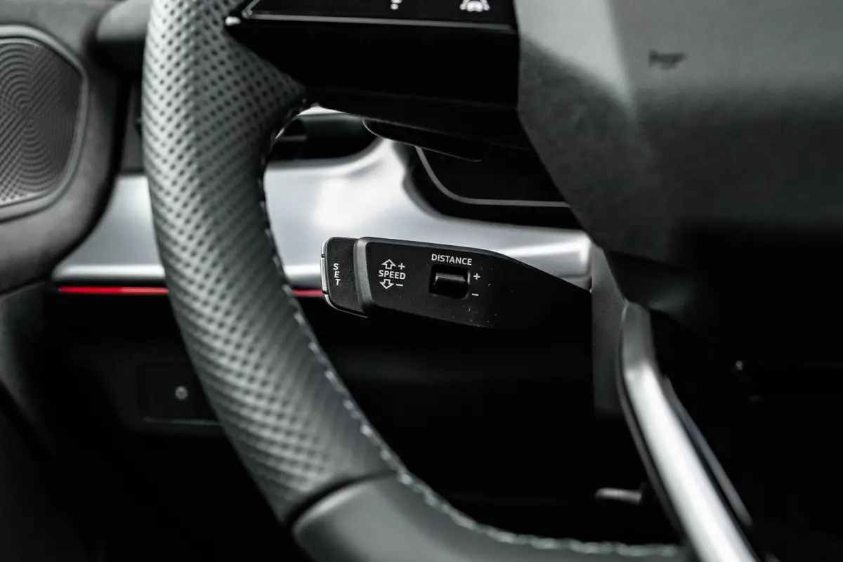 S edition | Adaptive cruise control | Audi sound system | Cruise control