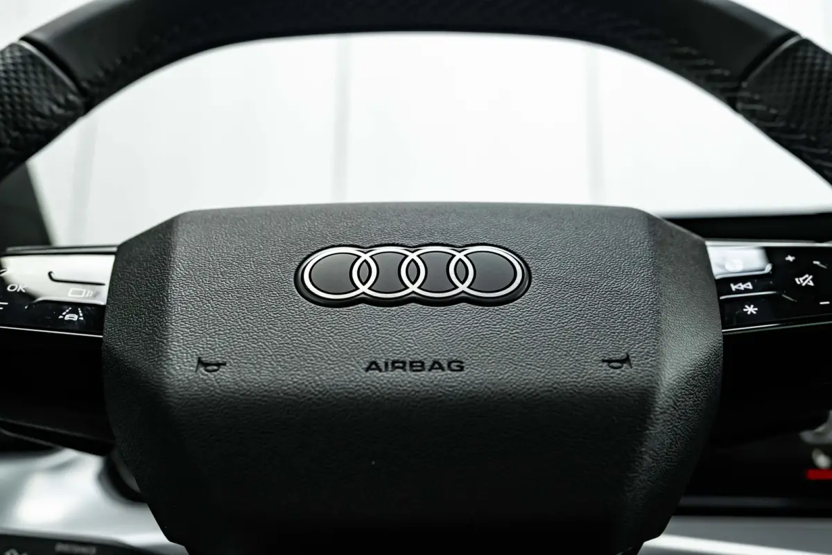 S edition | Adaptive cruise control | Audi sound system | Cruise control