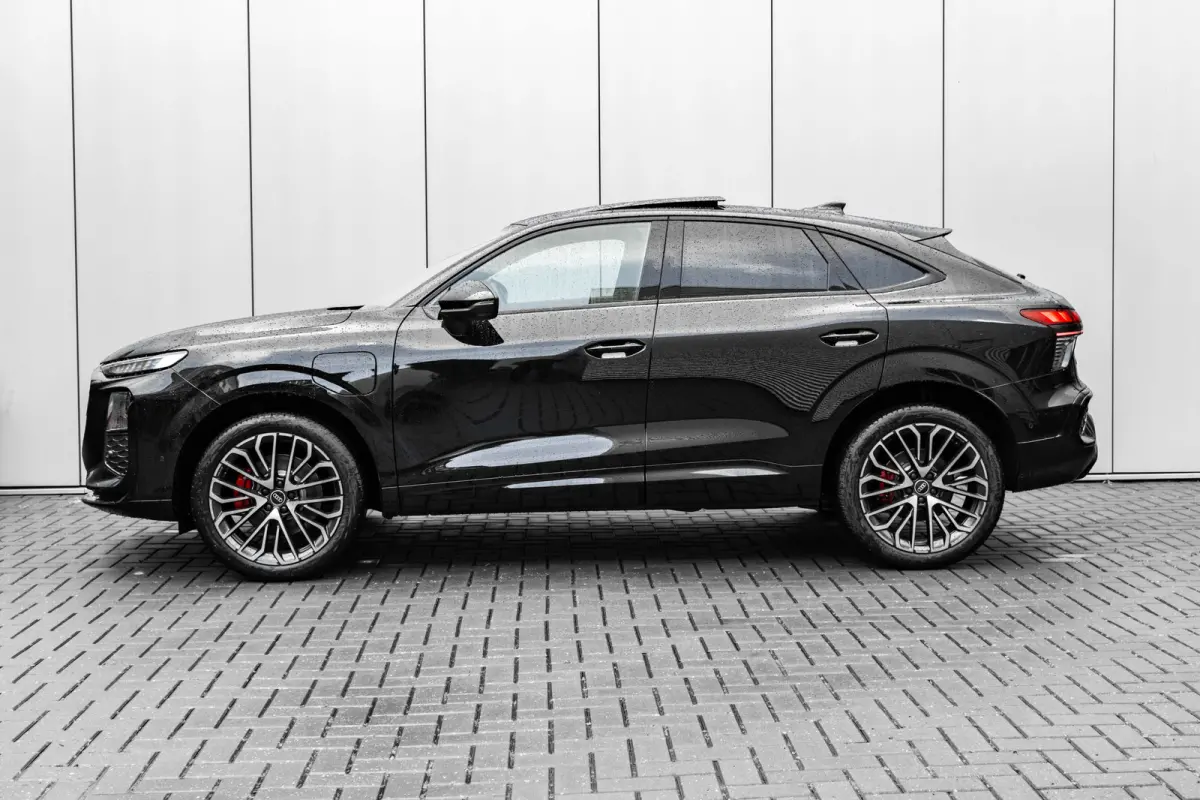 S edition | Adaptive cruise control | Audi sound system | Cruise control