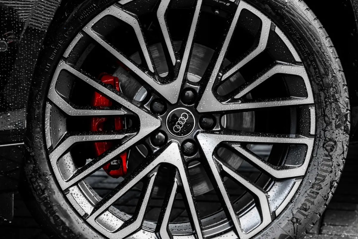 S edition | Adaptive cruise control | Audi sound system | Cruise control