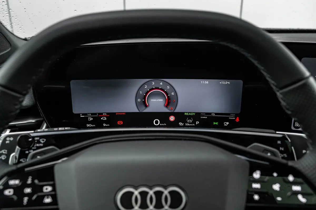 S edition | Adaptive cruise control | Audi sound system | Cruise control
