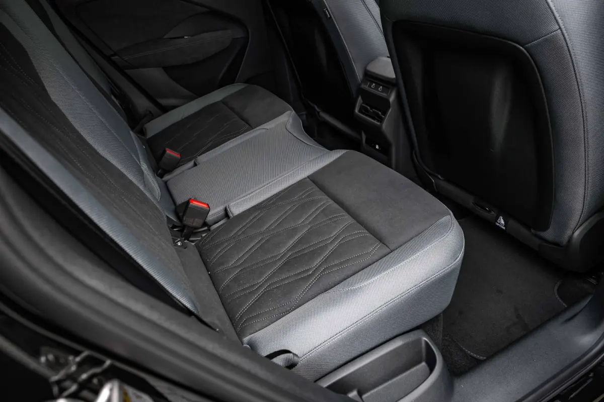 S edition | Adaptive cruise control | Audi sound system | Cruise control