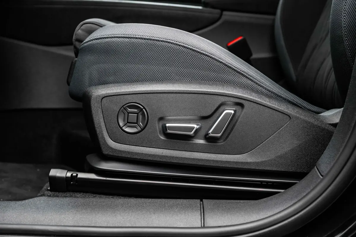 S edition | Adaptive cruise control | Audi sound system | Cruise control
