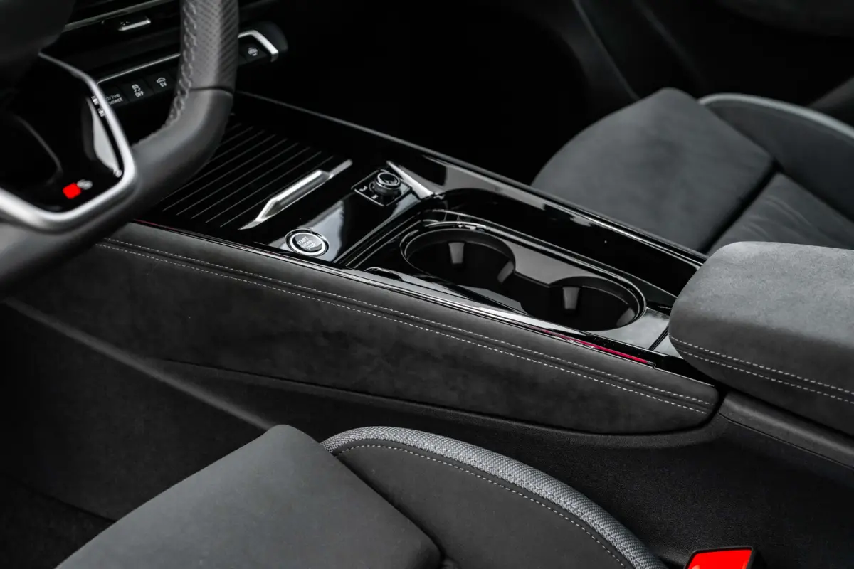 S edition | Adaptive cruise control | Audi sound system | Cruise control