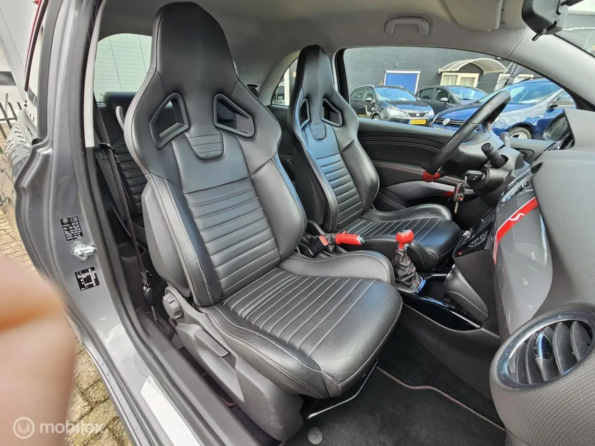 1.4 Turbo S 150 PK LEDER RECARO SCHAALSTOELEN