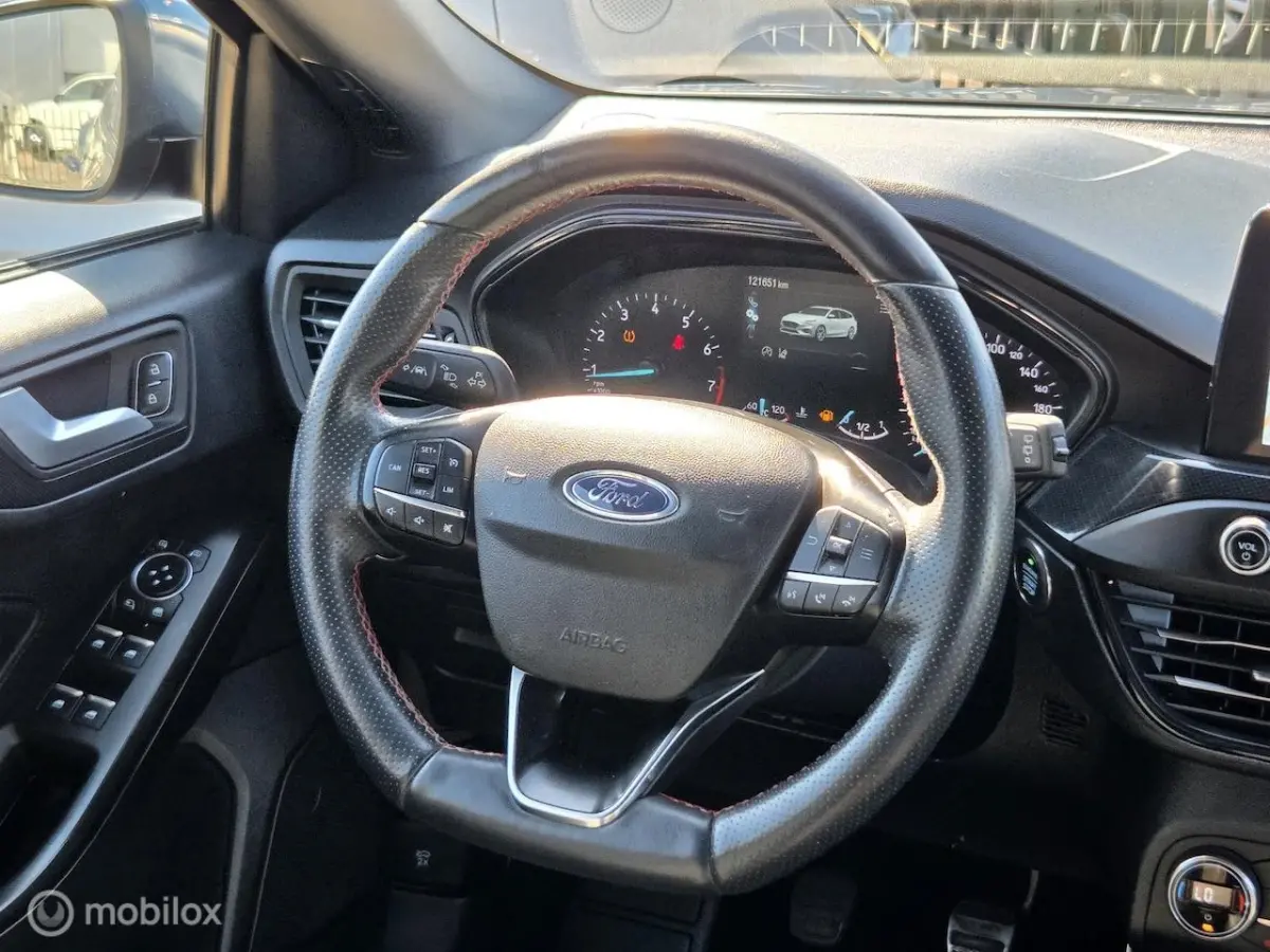 1.5 EcoBoost ST Line Business Edition