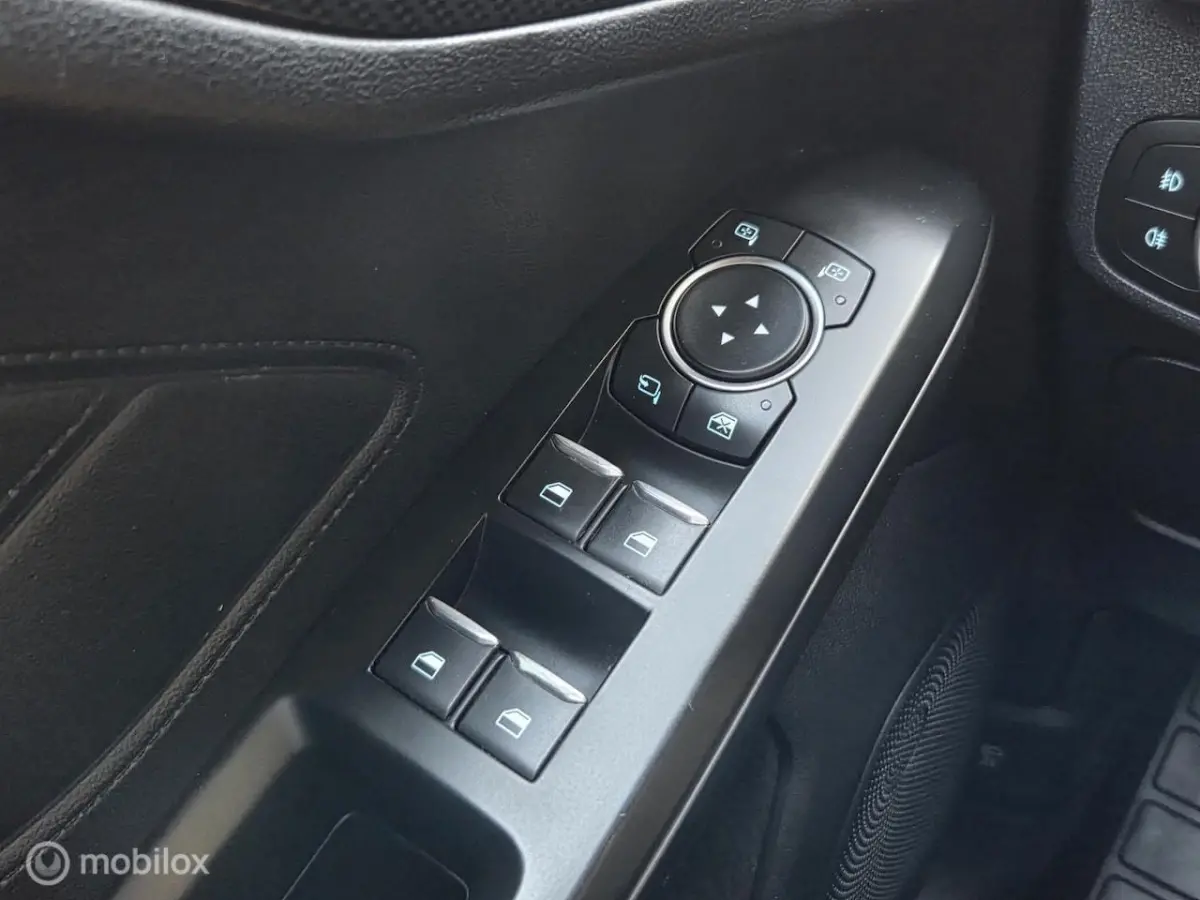 1.5 EcoBoost ST Line Business Edition