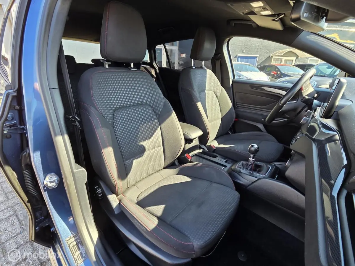 1.5 EcoBoost ST Line Business Edition