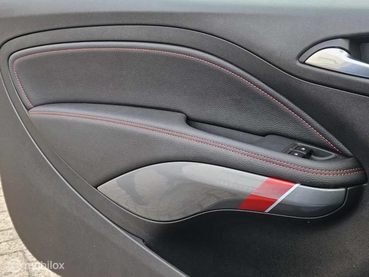 1.4 Turbo S 150PK LEDER RECARO SCHAALSTOELEN