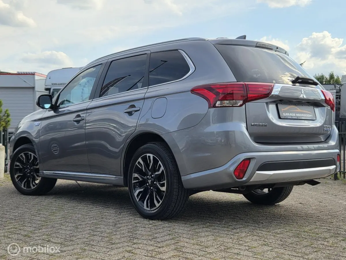 2.4 PHEV INSTYLE NIEUW ACCU