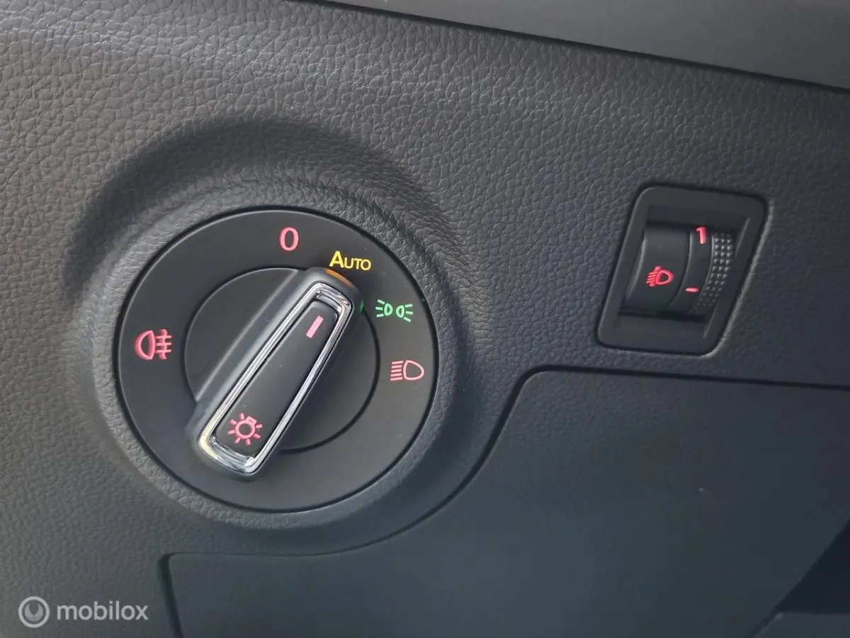1.0 TSI Style Business Intense APPLE CARPLAY