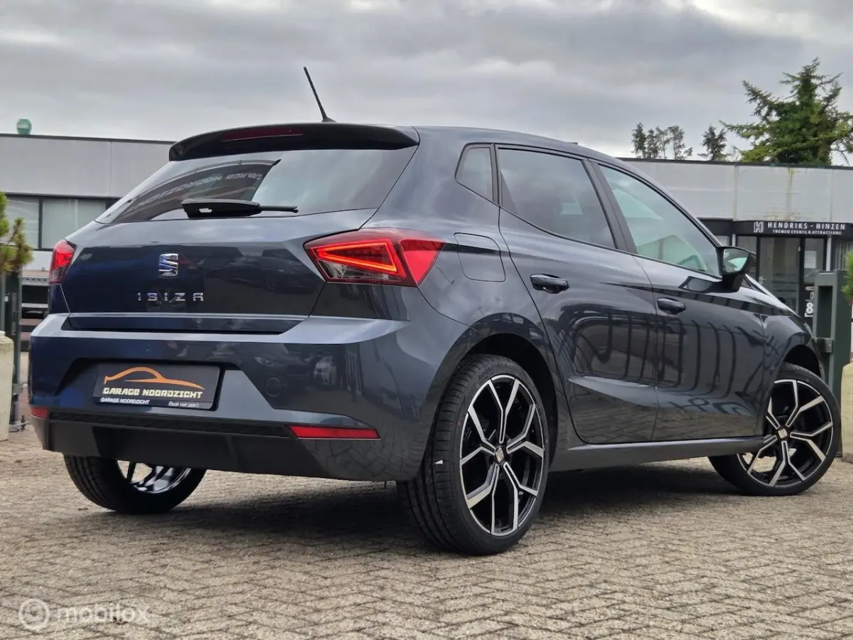 1.0 TSI Style Business Intense APPLE CARPLAY