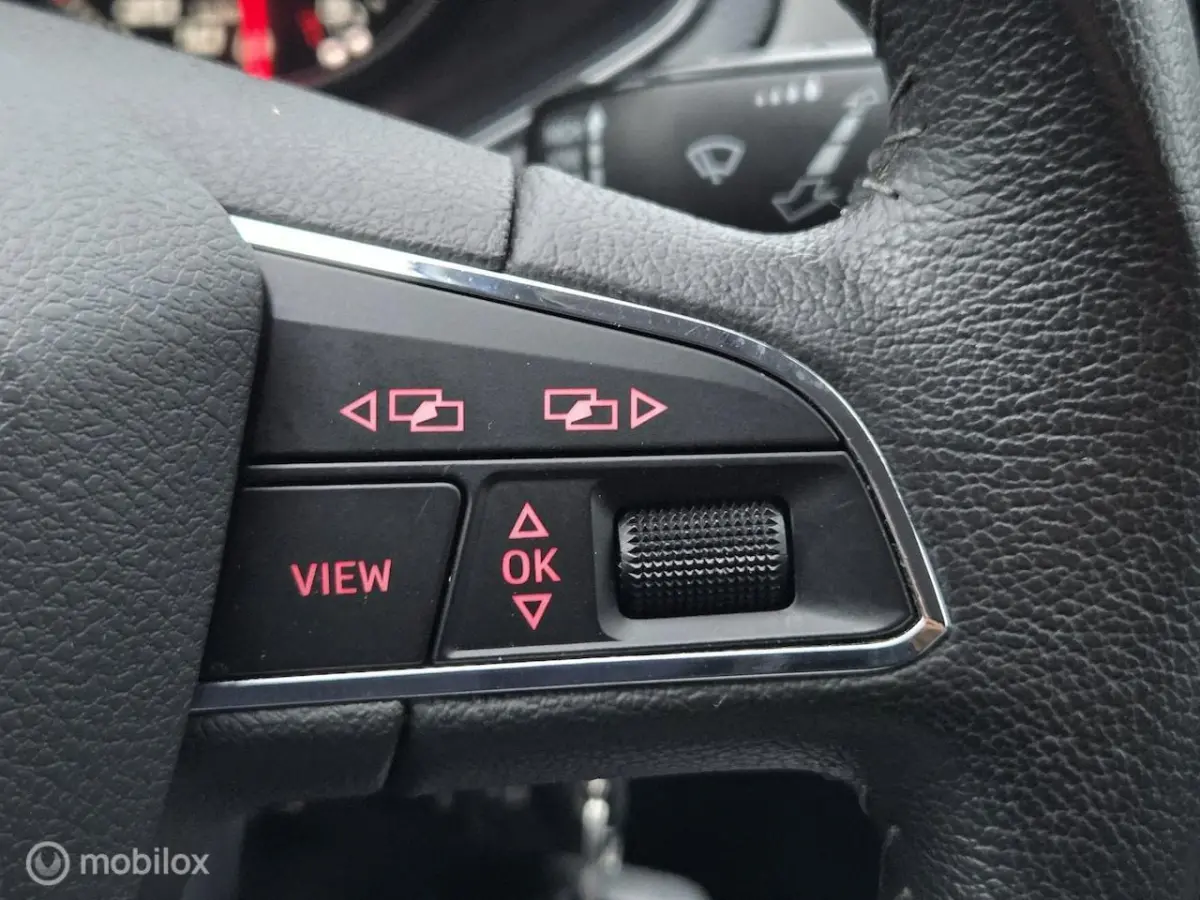 1.0 TSI Style Business Intense APPLE CARPLAY