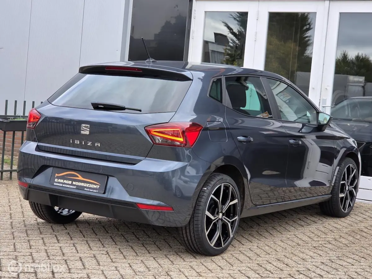 1.0 TSI Style Business Intense APPLE CARPLAY