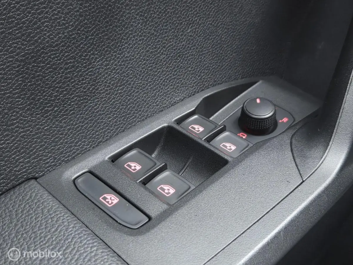 1.0 TSI Style Business Intense APPLE CARPLAY