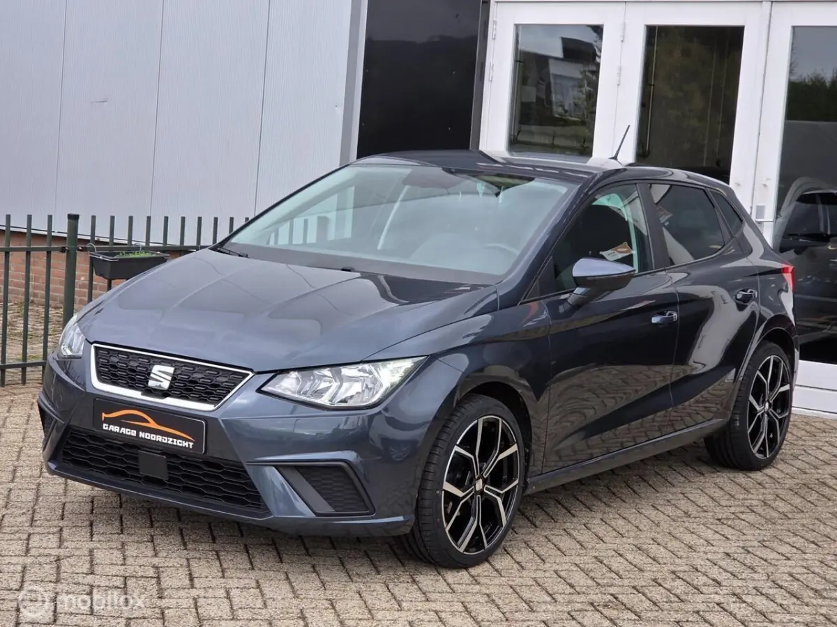 1.0 TSI Style Business Intense APPLE CARPLAY