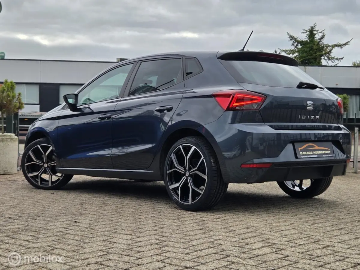 1.0 TSI Style Business Intense APPLE CARPLAY