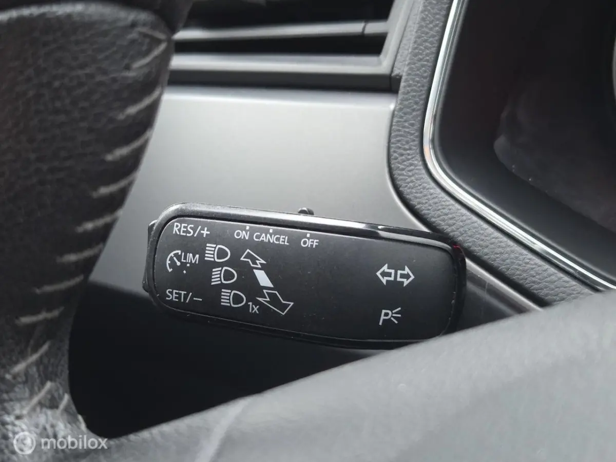 1.0 TSI Style Business Intense APPLE CARPLAY