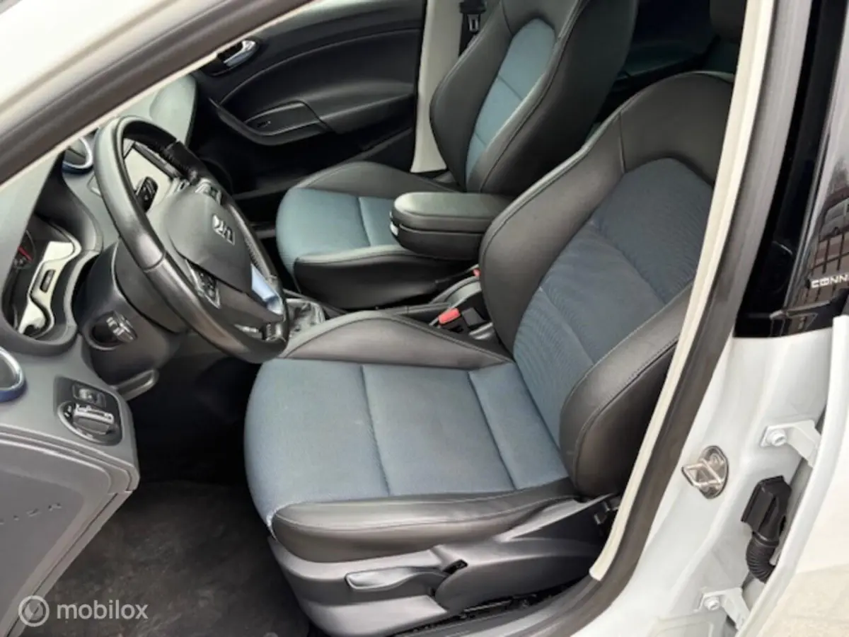 1.0 Eco TSI Style Connect 110PK Stoelverwarming