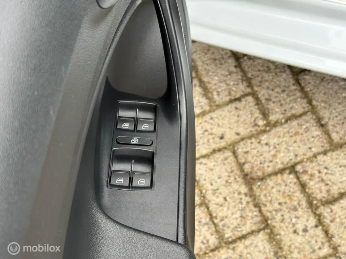 1.0 Eco TSI Style Connect 110PK Stoelverwarming