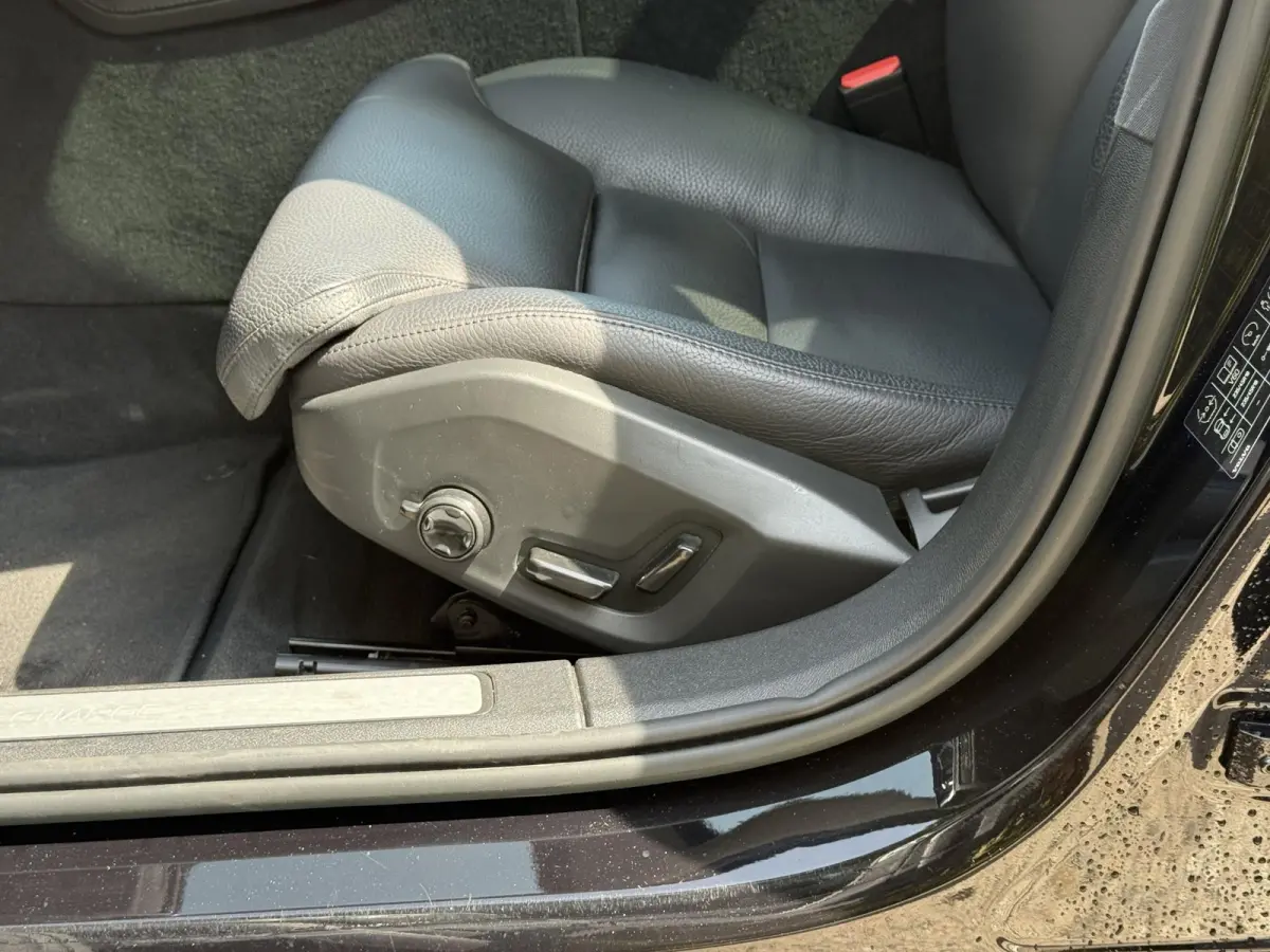 T6 Plug-in hybrid AWD Ultimate Bright Long Range | Trekhaak | H&K Audio | Panoramadak | BLIS |