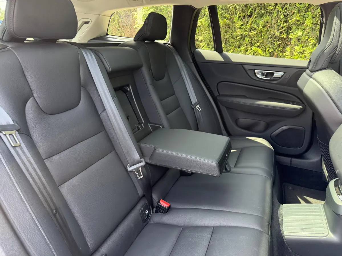 T6 Plug-in hybrid AWD Ultimate Bright Long Range | Trekhaak | H&K Audio | Panoramadak | BLIS |