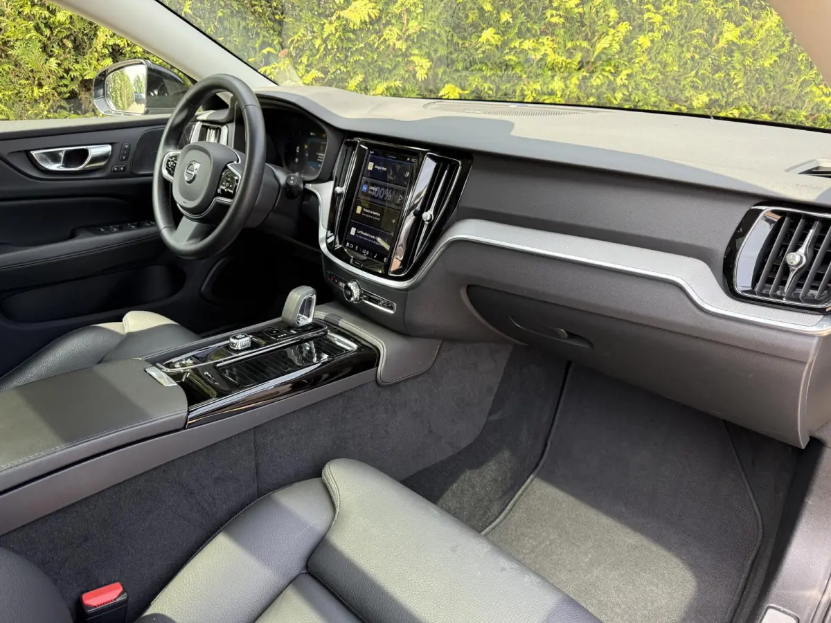T6 Plug-in hybrid AWD Ultimate Bright Long Range | Trekhaak | H&K Audio | Panoramadak | BLIS |