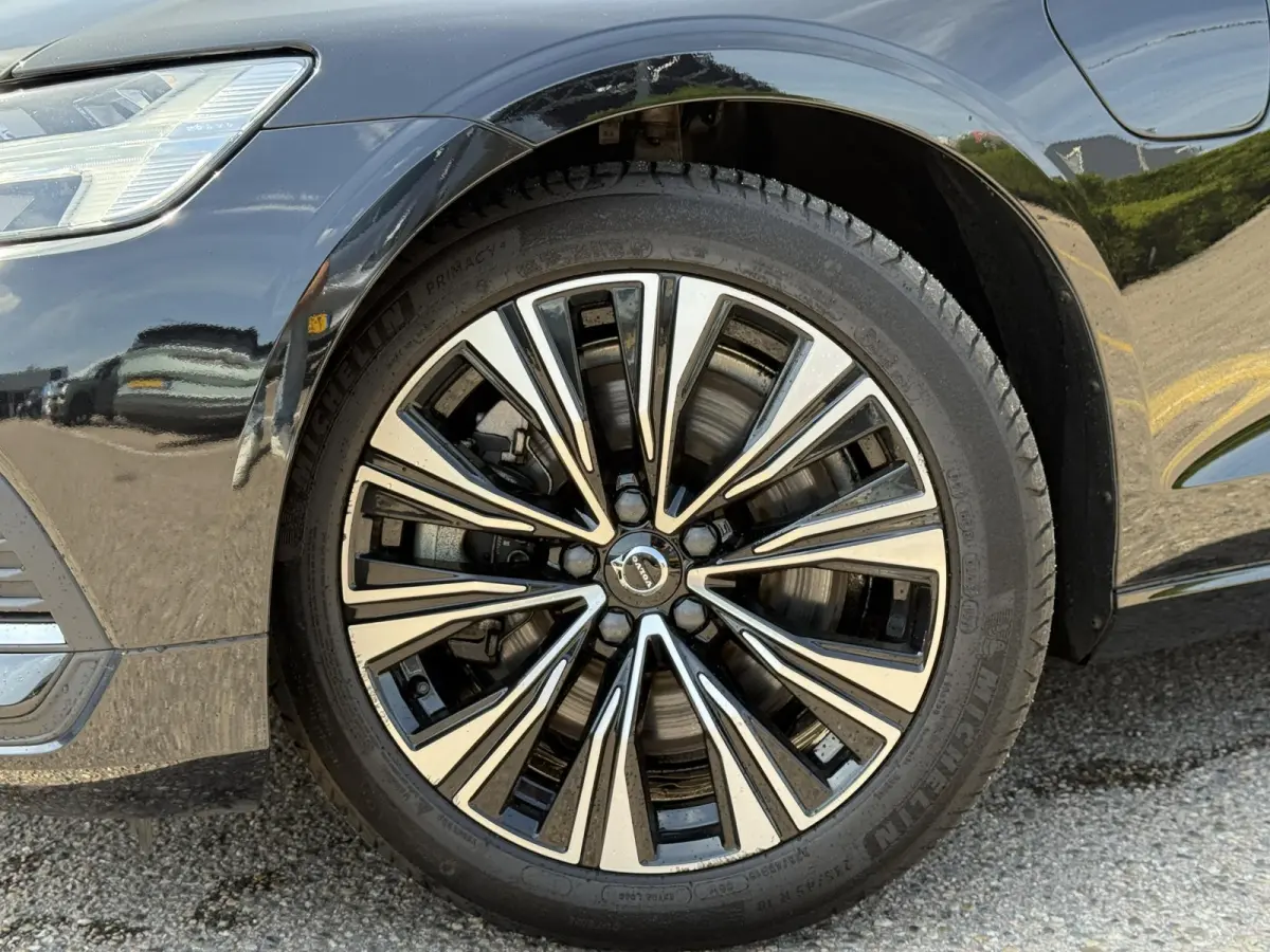 T6 Plug-in hybrid AWD Ultimate Bright Long Range | Trekhaak | H&K Audio | Panoramadak | BLIS |