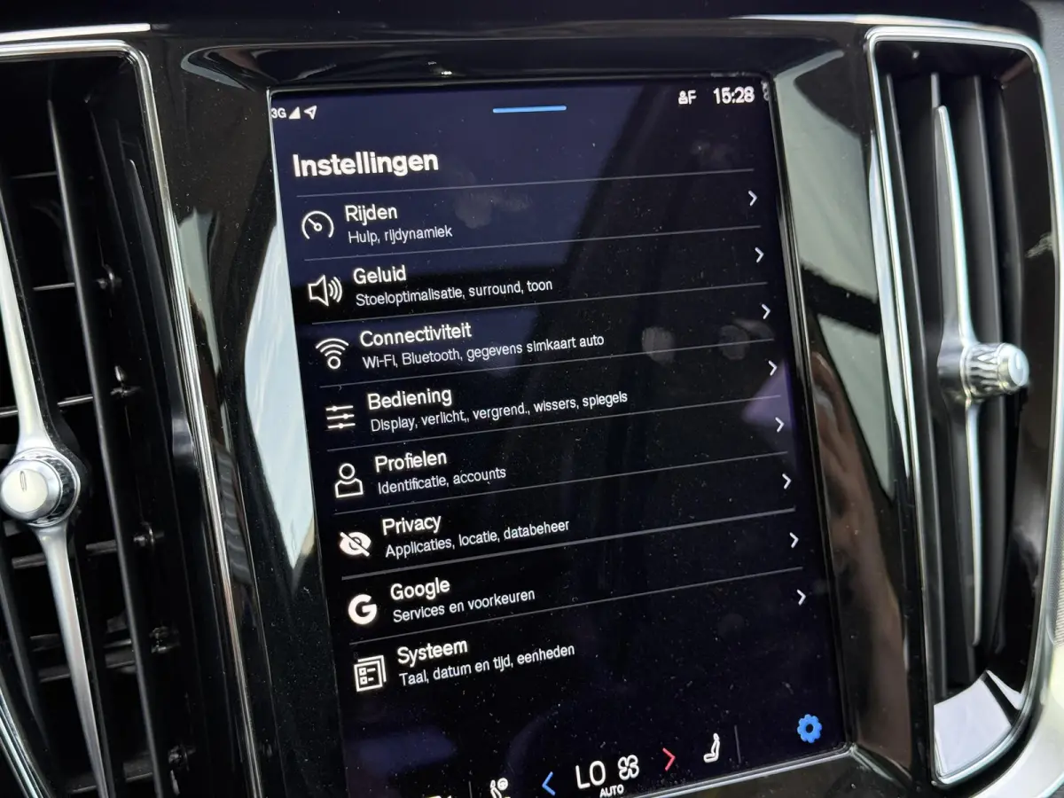 T6 Plug-in hybrid AWD Ultimate Bright Long Range | Trekhaak | H&K Audio | Panoramadak | BLIS |