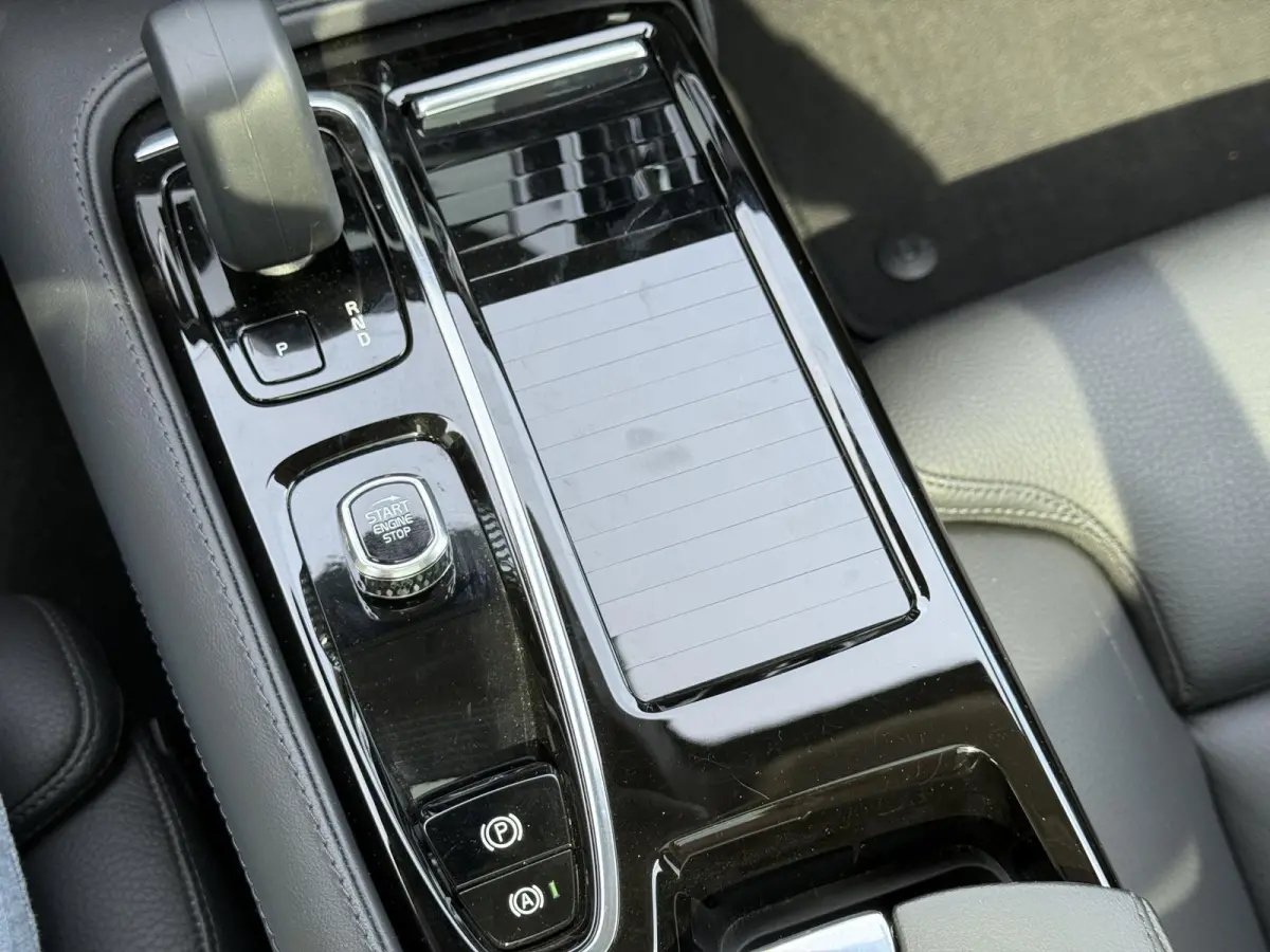 T6 Plug-in hybrid AWD Ultimate Bright Long Range | Trekhaak | H&K Audio | Panoramadak | BLIS |