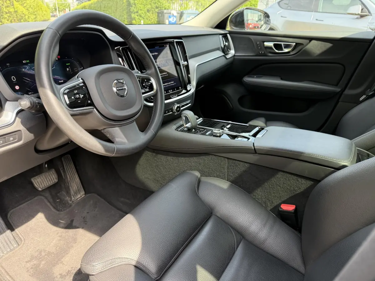 T6 Plug-in hybrid AWD Ultimate Bright Long Range | Trekhaak | H&K Audio | Panoramadak | BLIS |