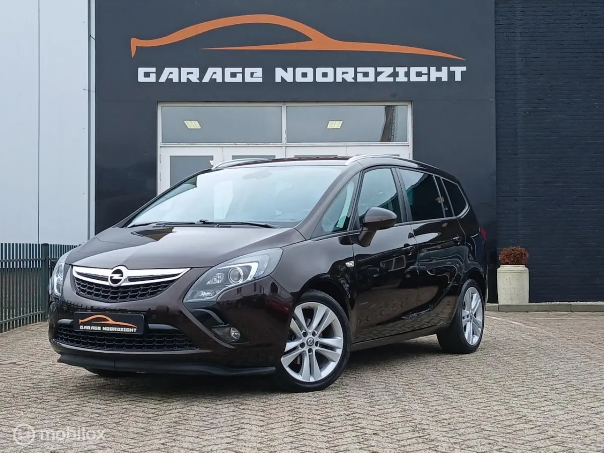 Tourer 1.4 Cosmo 7-persoons Turbo 140pk