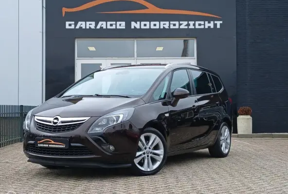 Tourer 1.4 Cosmo 7-persoons Turbo 140pk