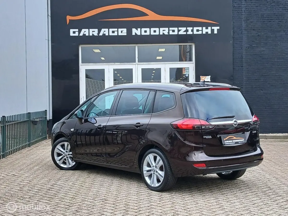 Tourer 1.4 Cosmo 7-persoons Turbo 140pk