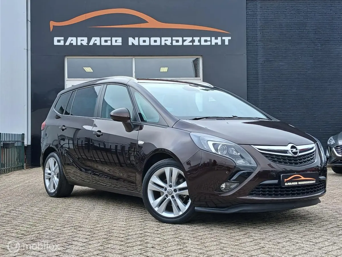 Tourer 1.4 Cosmo 7-persoons Turbo 140pk
