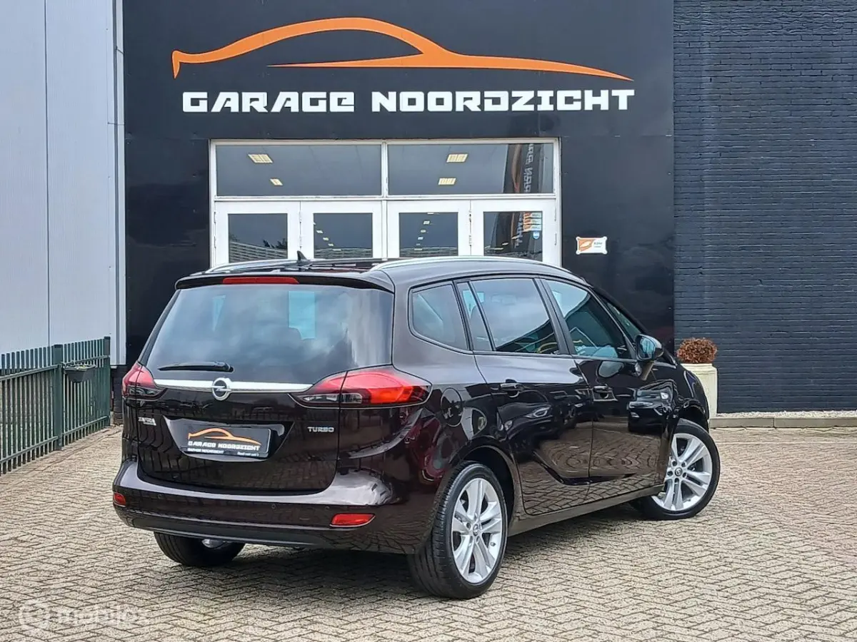 Tourer 1.4 Cosmo 7-persoons Turbo 140pk