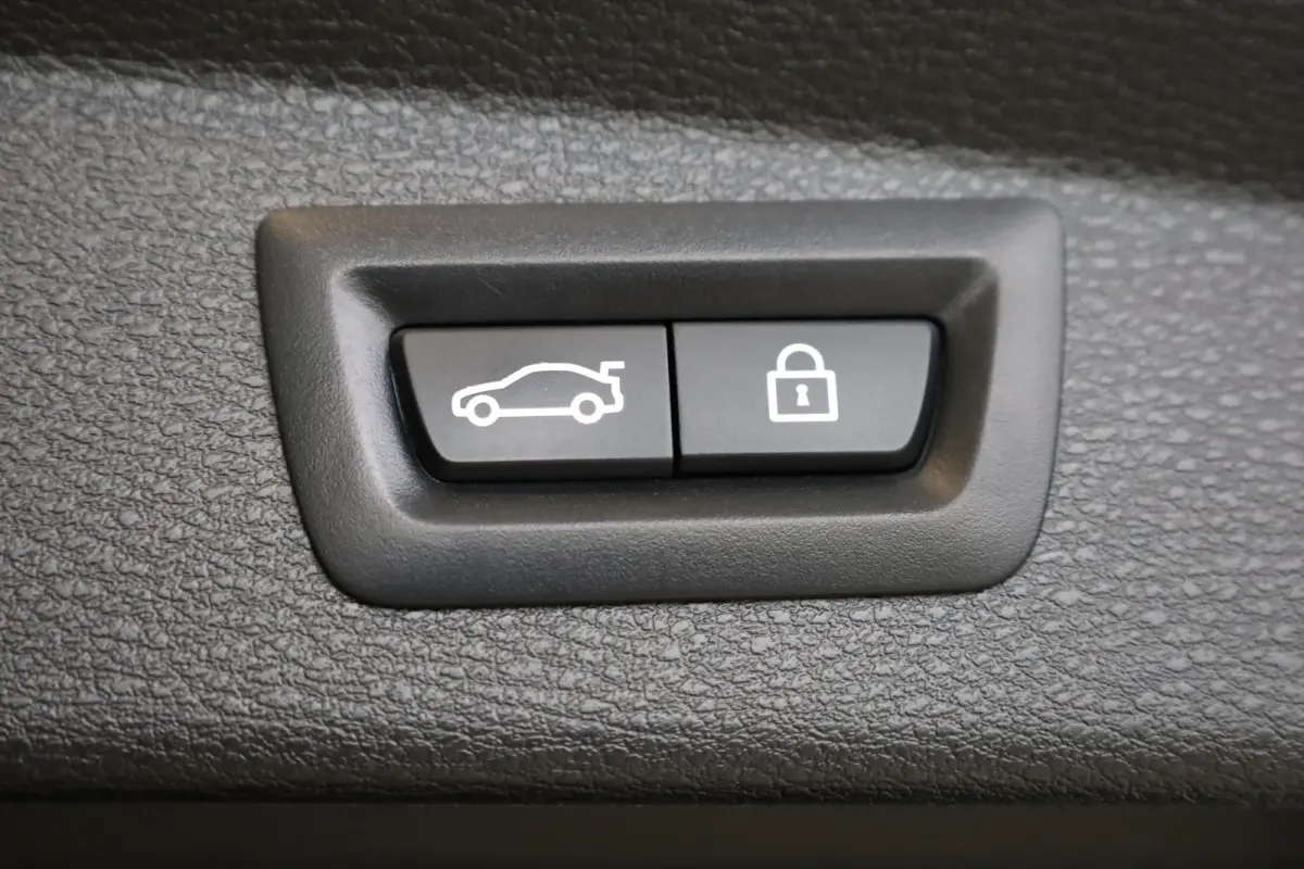 sDrive18i High Executive | M Sportpakket | Panoramadak | Driving Assitant | Comfort Access