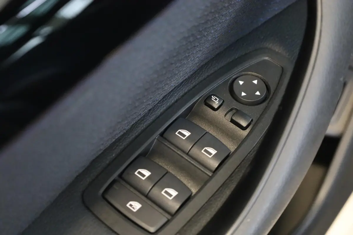 sDrive18i High Executive | M Sportpakket | Panoramadak | Driving Assitant | Comfort Access