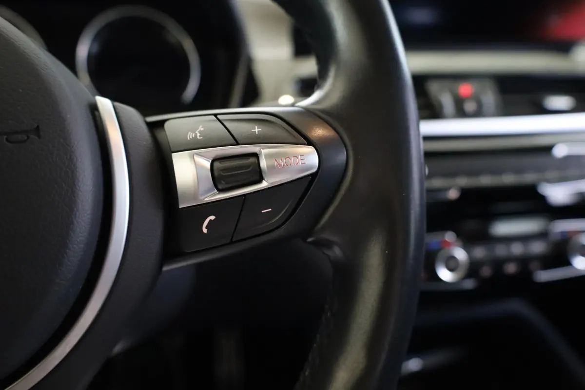 sDrive18i High Executive | M Sportpakket | Panoramadak | Driving Assitant | Comfort Access