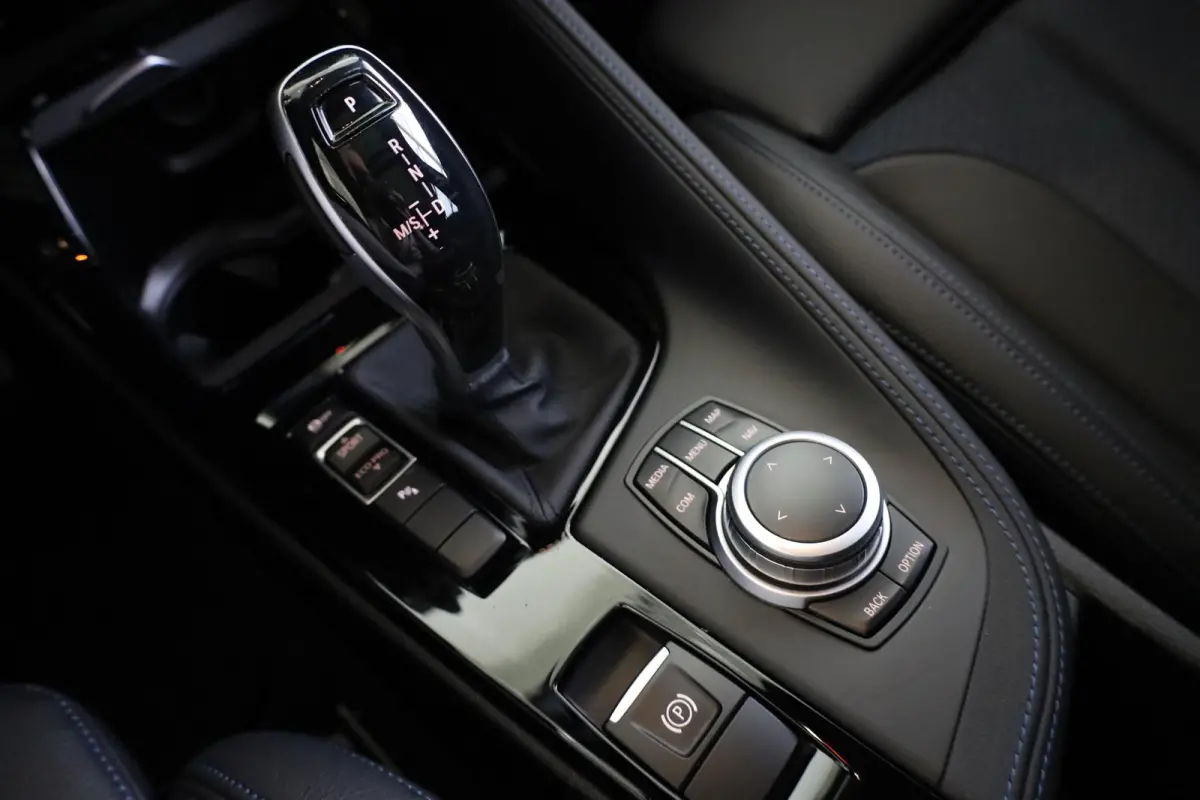 sDrive18i High Executive | M Sportpakket | Panoramadak | Driving Assitant | Comfort Access