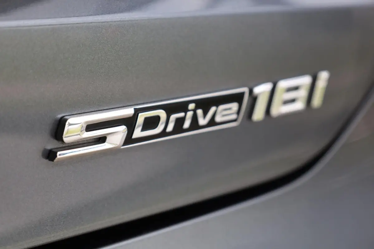 sDrive18i High Executive | M Sportpakket | Panoramadak | Driving Assitant | Comfort Access