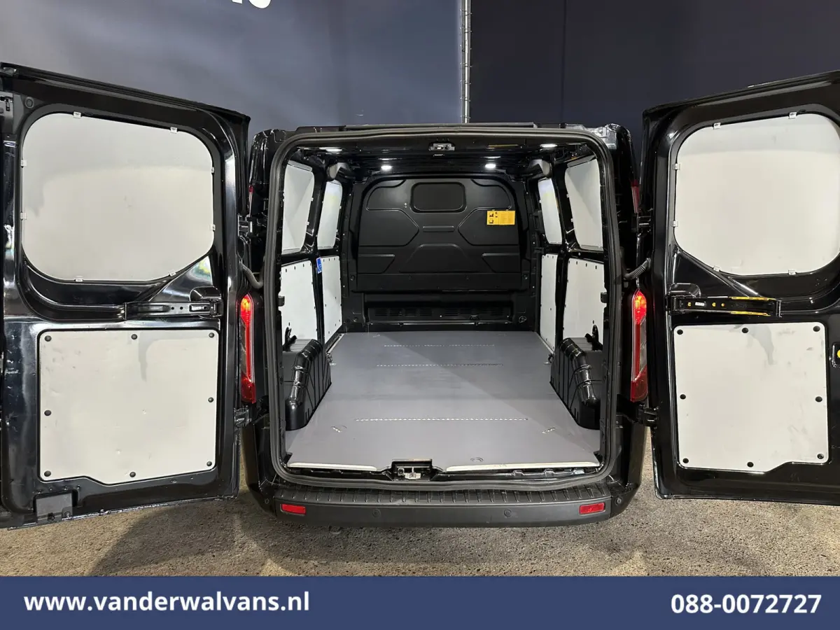 2.0 TDCI 131pk L2H1 Euro6 Airco | Camera | Leder | Navigatie | LED | Cruisecontrol Verwarmde Voorruit, Parkeersensoren, Bijrijdersbank, 2800kg trekvermogen