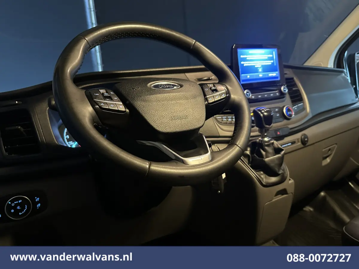 2.0 TDCI 131pk L2H1 Euro6 Airco | Camera | Leder | Navigatie | LED | Cruisecontrol Verwarmde Voorruit, Parkeersensoren, Bijrijdersbank, 2800kg trekvermogen