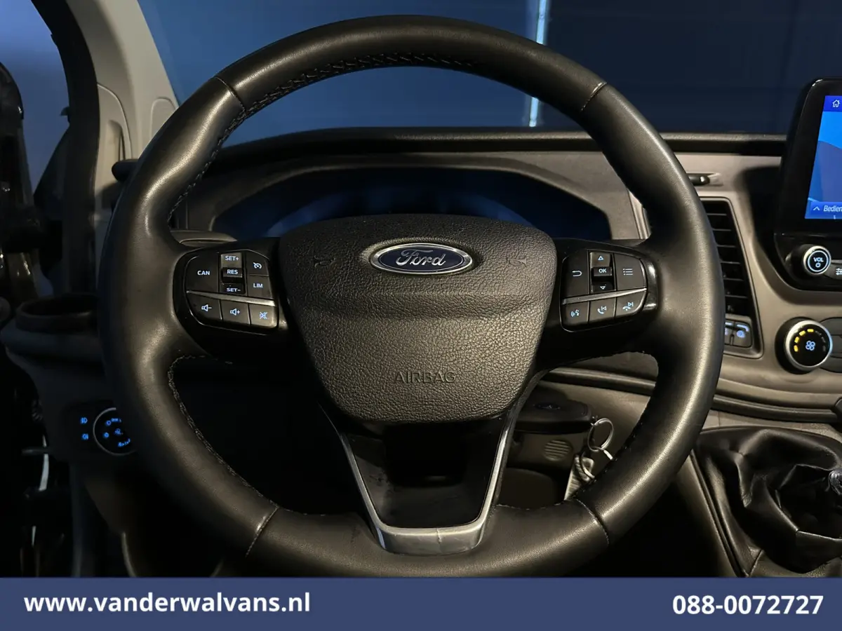 2.0 TDCI 131pk L2H1 Euro6 Airco | Camera | Leder | Navigatie | LED | Cruisecontrol Verwarmde Voorruit, Parkeersensoren, Bijrijdersbank, 2800kg trekvermogen