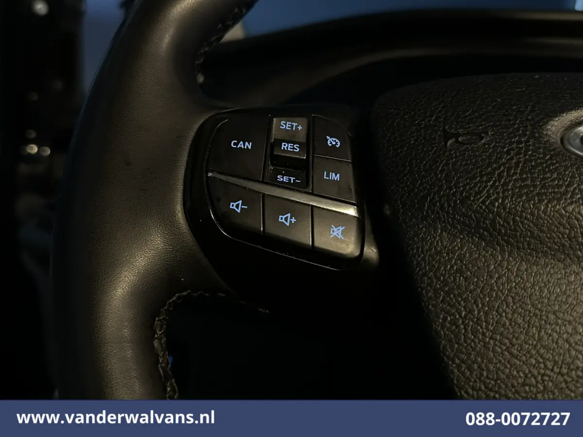2.0 TDCI 131pk L2H1 Euro6 Airco | Camera | Leder | Navigatie | LED | Cruisecontrol Verwarmde Voorruit, Parkeersensoren, Bijrijdersbank, 2800kg trekvermogen