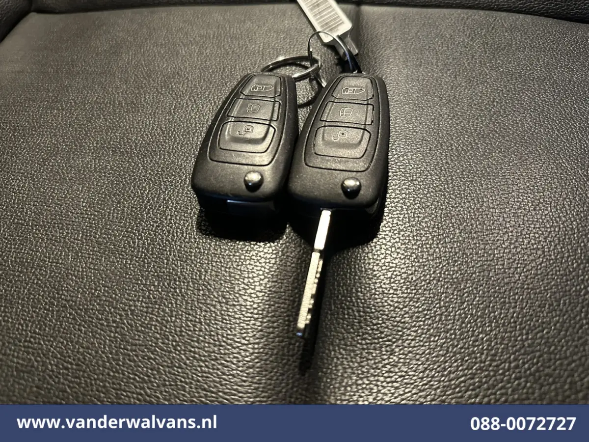 2.0 TDCI 131pk L2H1 Euro6 Airco | Camera | Leder | Navigatie | LED | Cruisecontrol Verwarmde Voorruit, Parkeersensoren, Bijrijdersbank, 2800kg trekvermogen